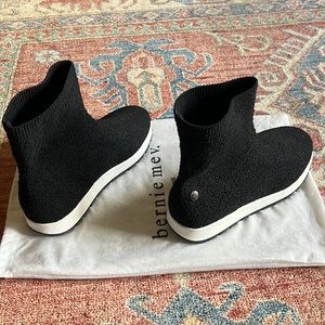 Bernie Meg Sock Sneakers sz EU 39/ US 9